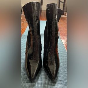 Leather like shiny black boot